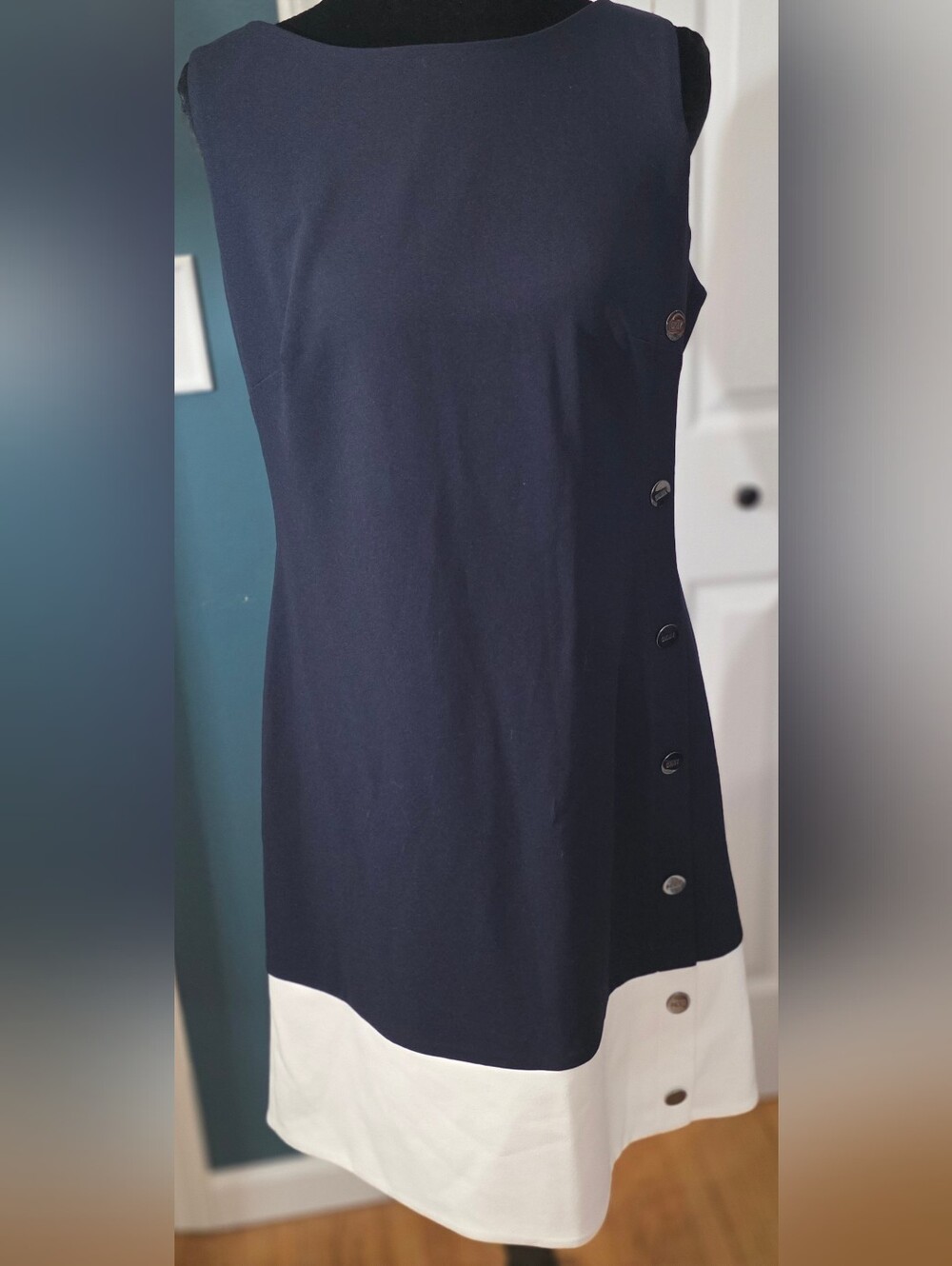 DKNY Classic Navy and White Sleeveless Shift Dress